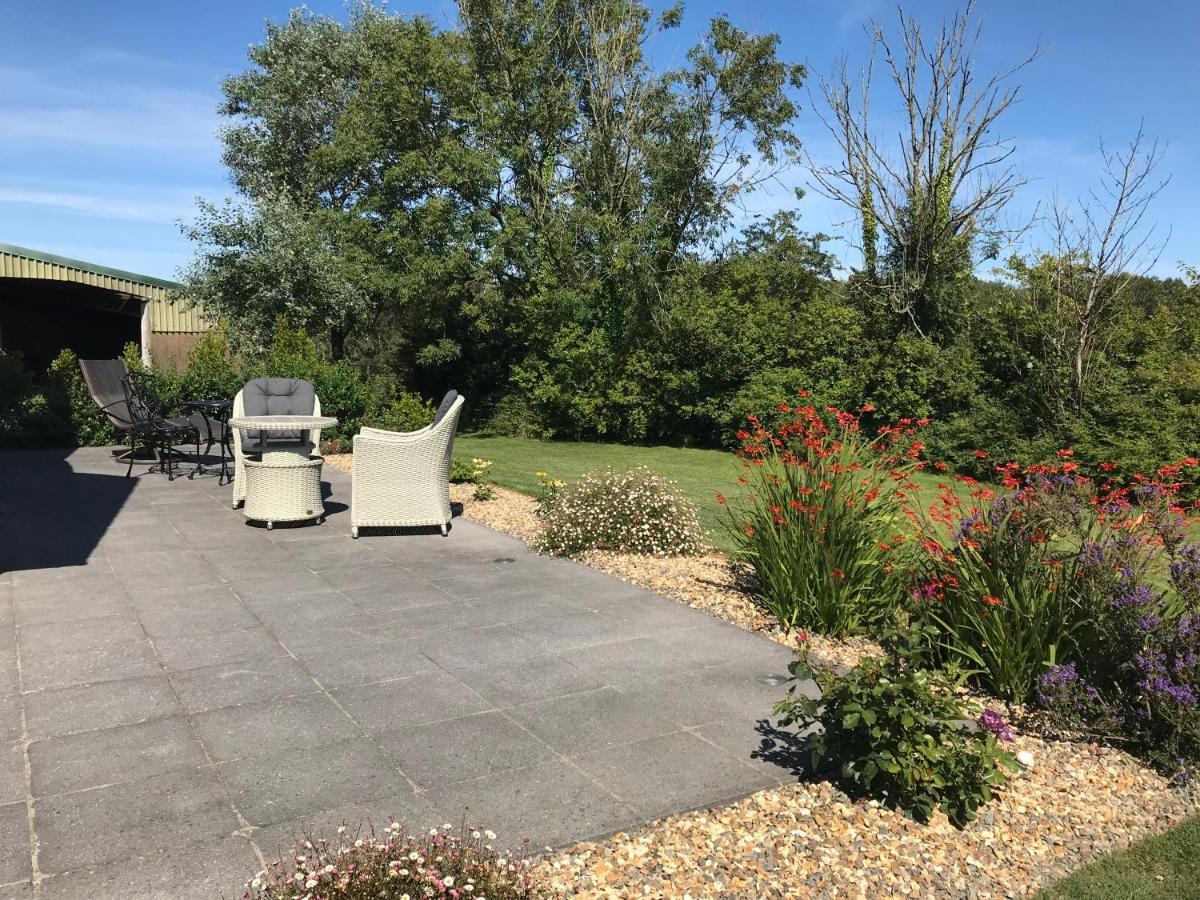 Pembrokeshire Fields Hotel Haverfordwest Buitenkant foto