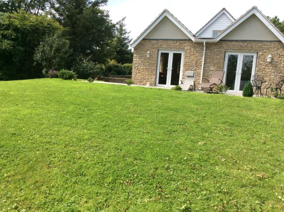 Pembrokeshire Fields Hotel Haverfordwest Buitenkant foto