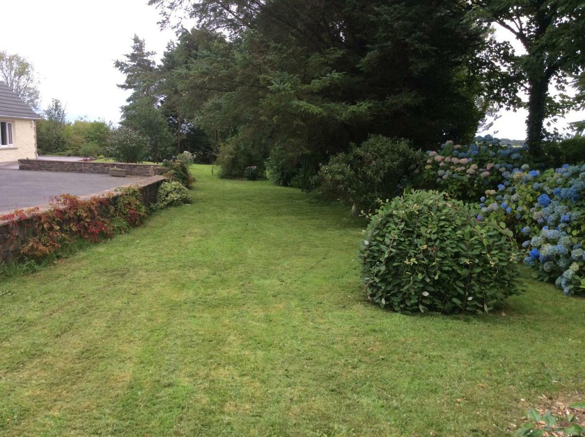 Pembrokeshire Fields Hotel Haverfordwest Buitenkant foto
